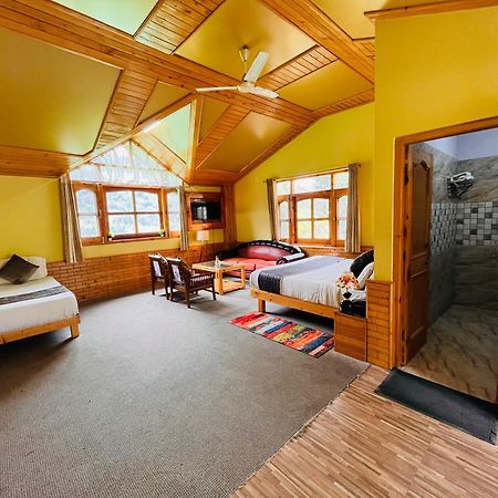 Snow Clad Riverview Hotel & Resort, Manali Esterno foto