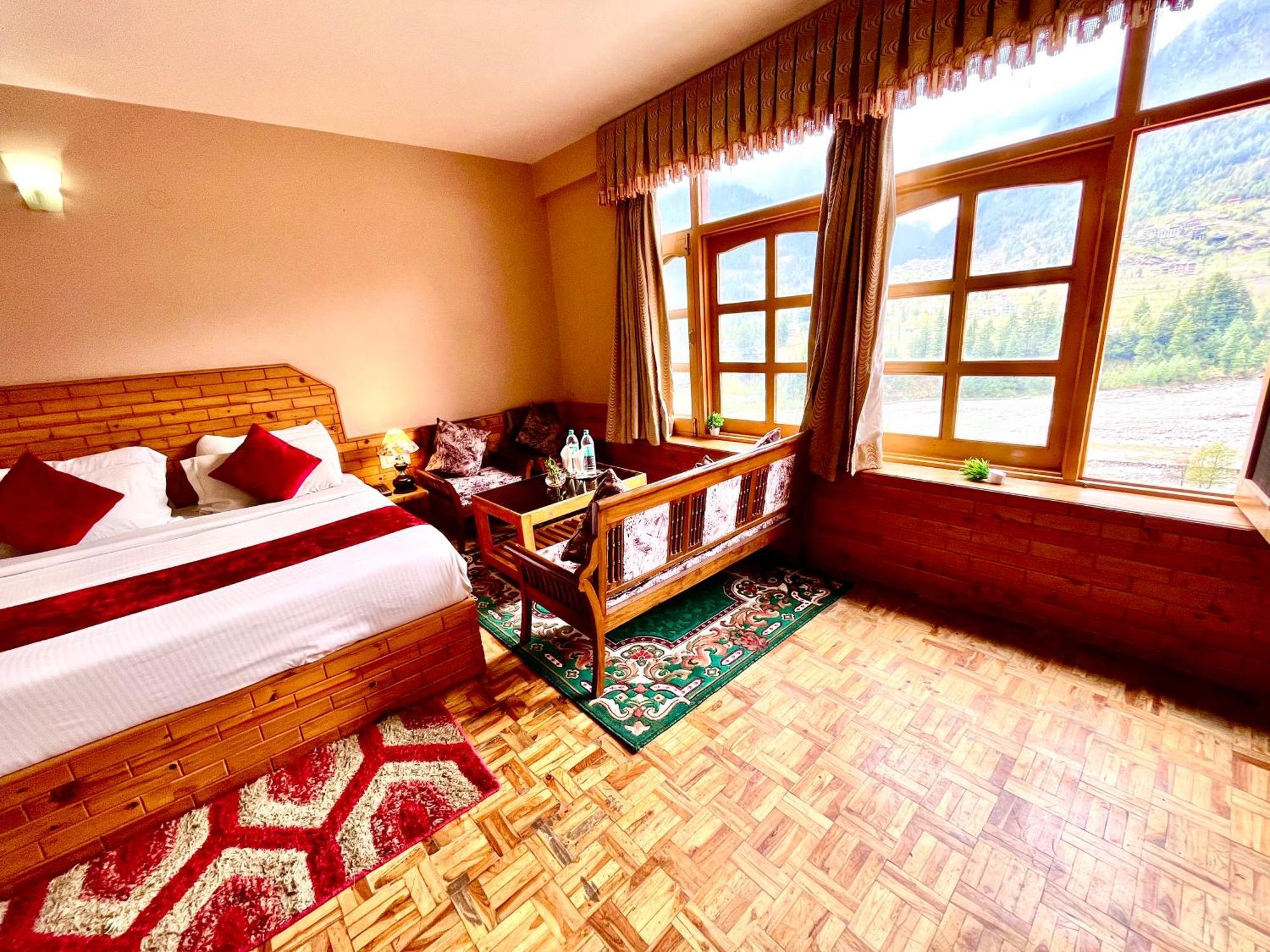 Snow Clad Riverview Hotel & Resort, Manali Esterno foto