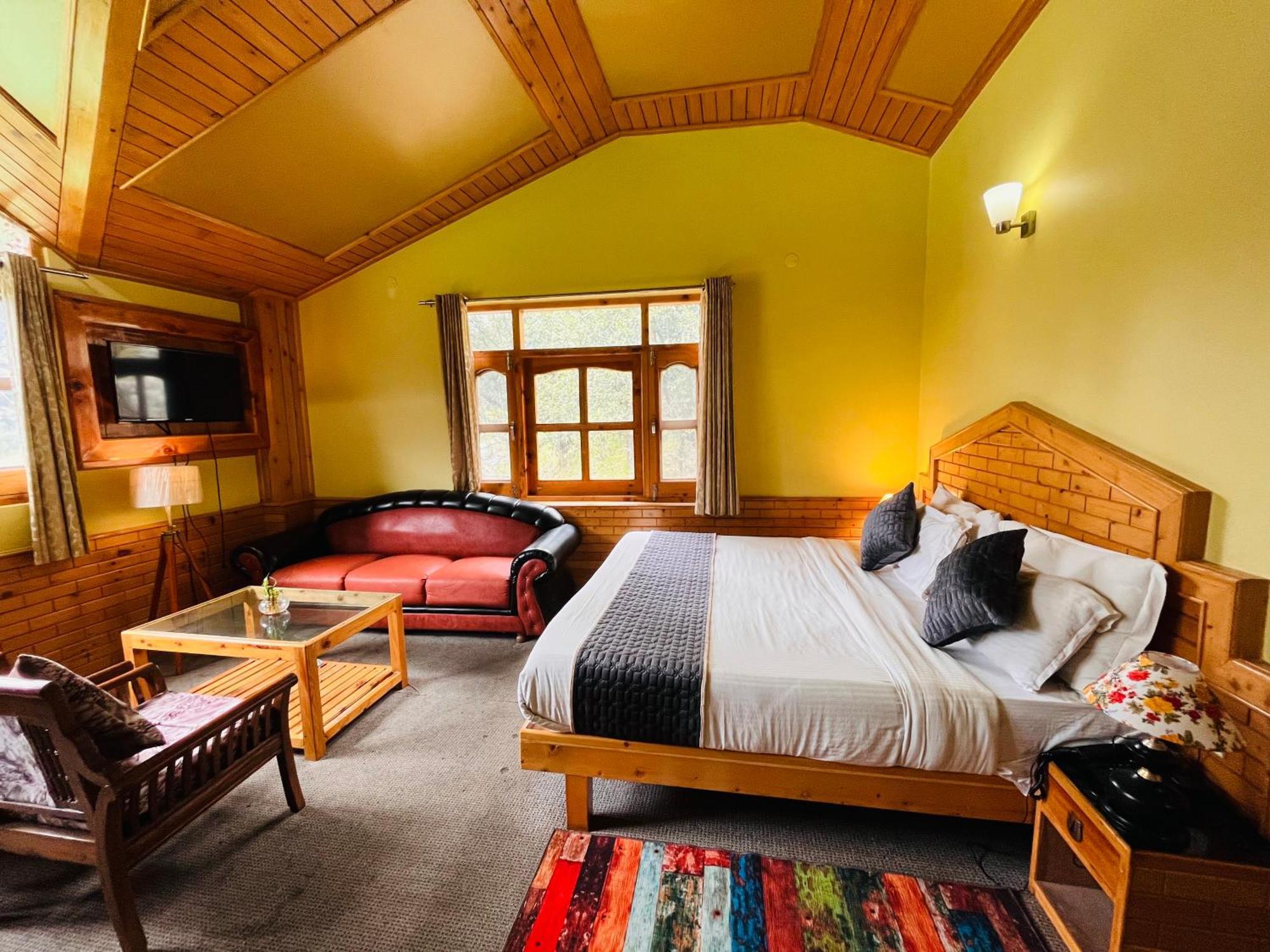 Snow Clad Riverview Hotel & Resort, Manali Esterno foto