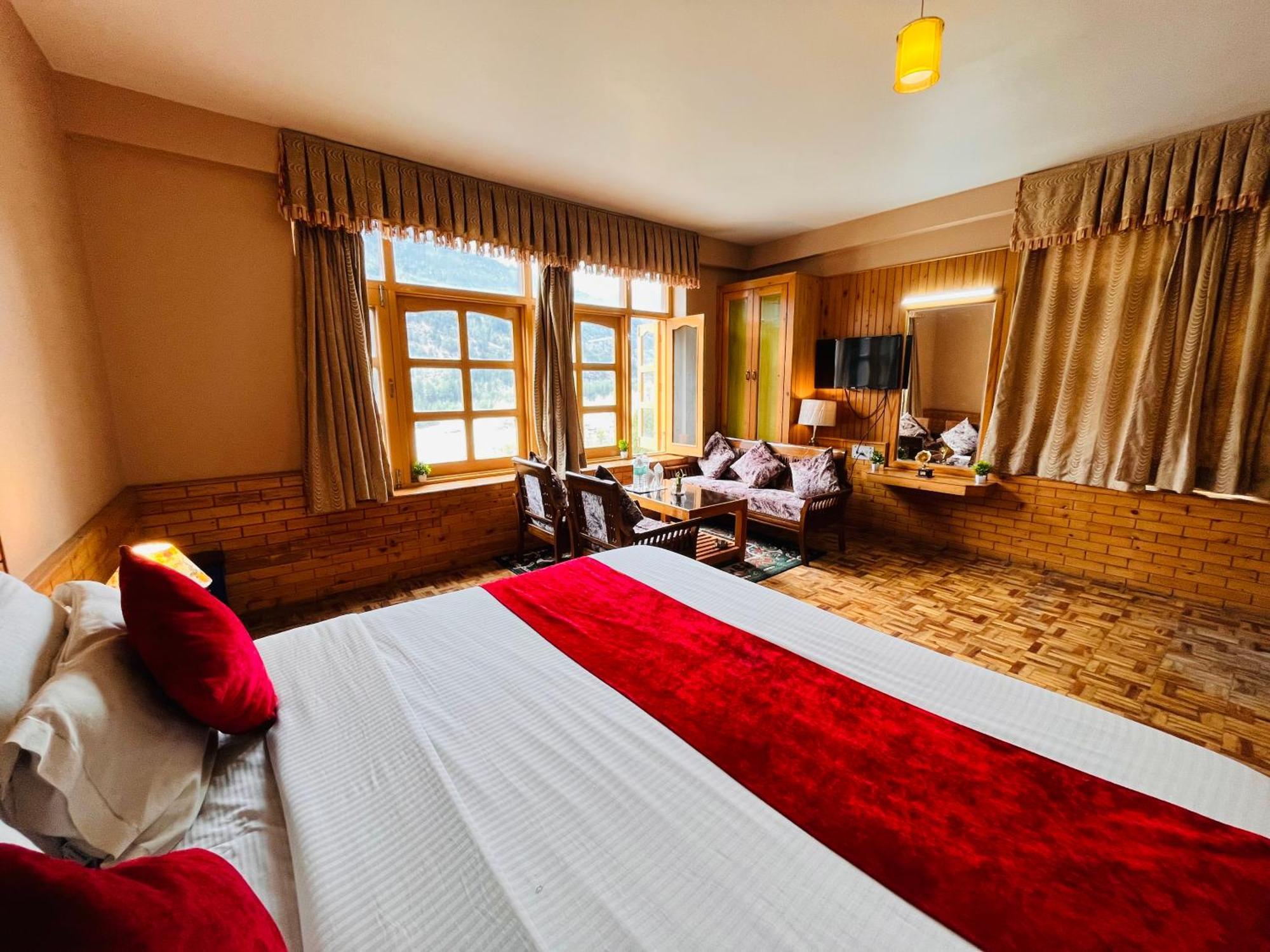 Snow Clad Riverview Hotel & Resort, Manali Esterno foto