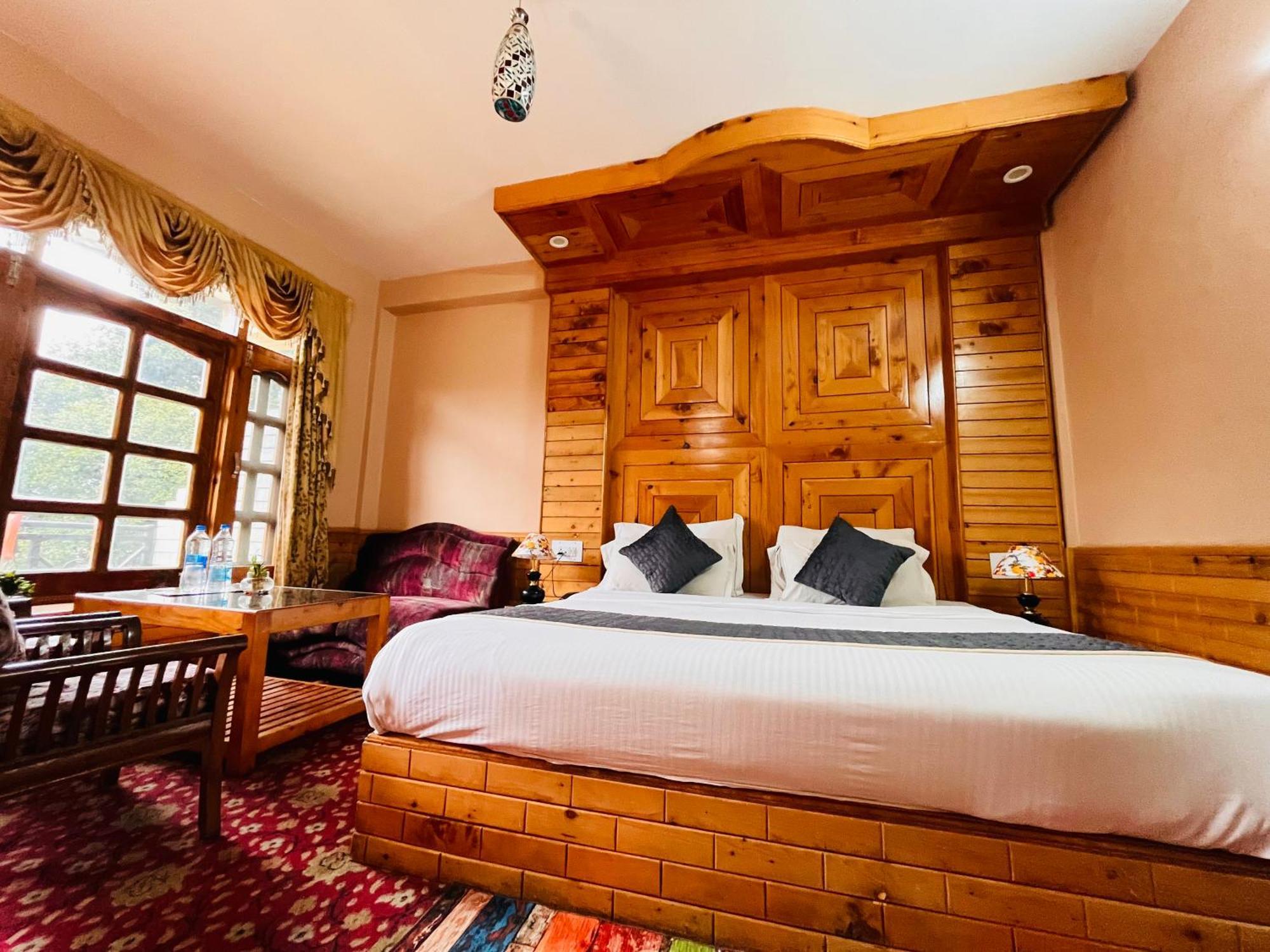 Snow Clad Riverview Hotel & Resort, Manali Esterno foto