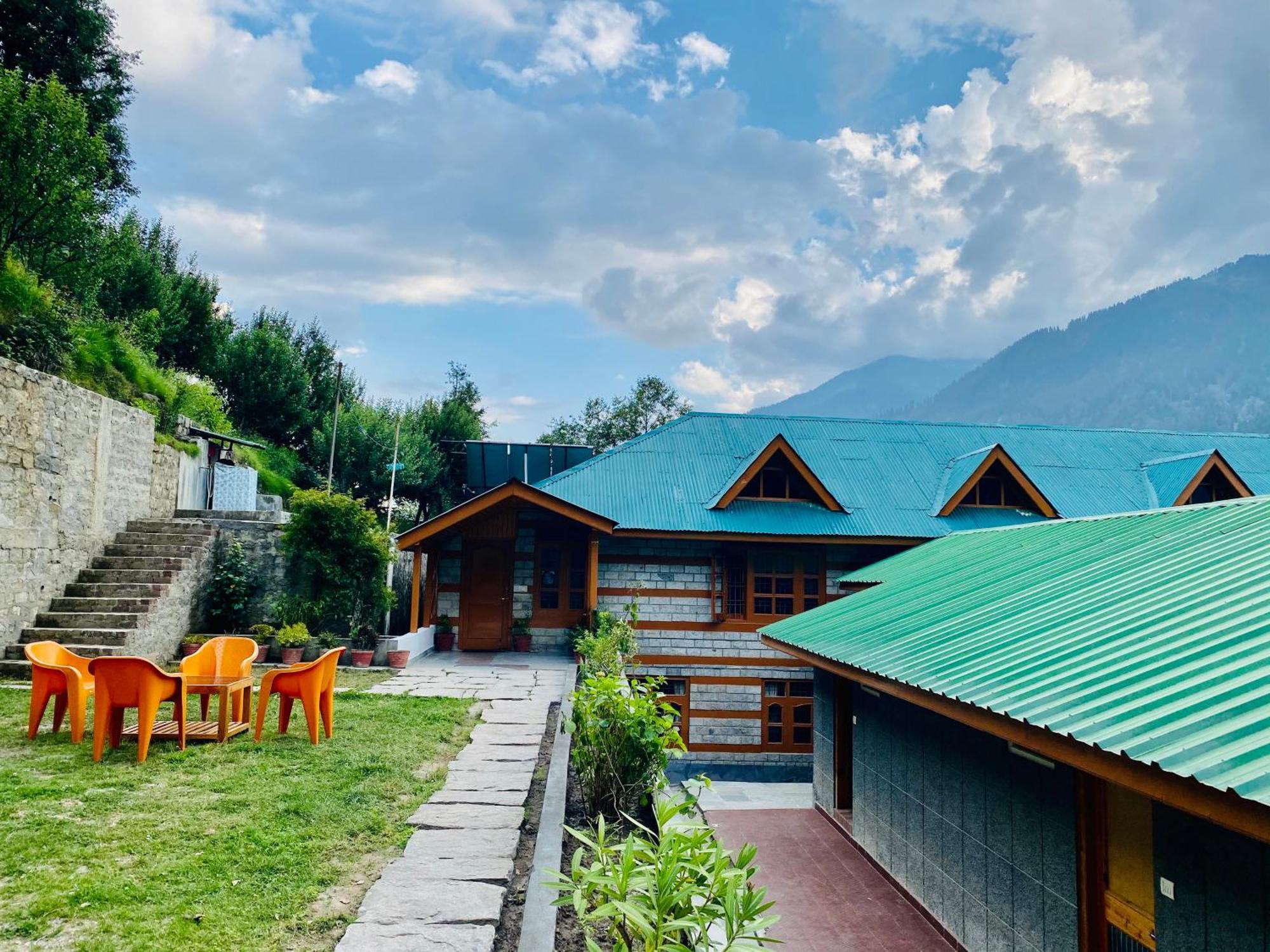 Snow Clad Riverview Hotel & Resort, Manali Esterno foto