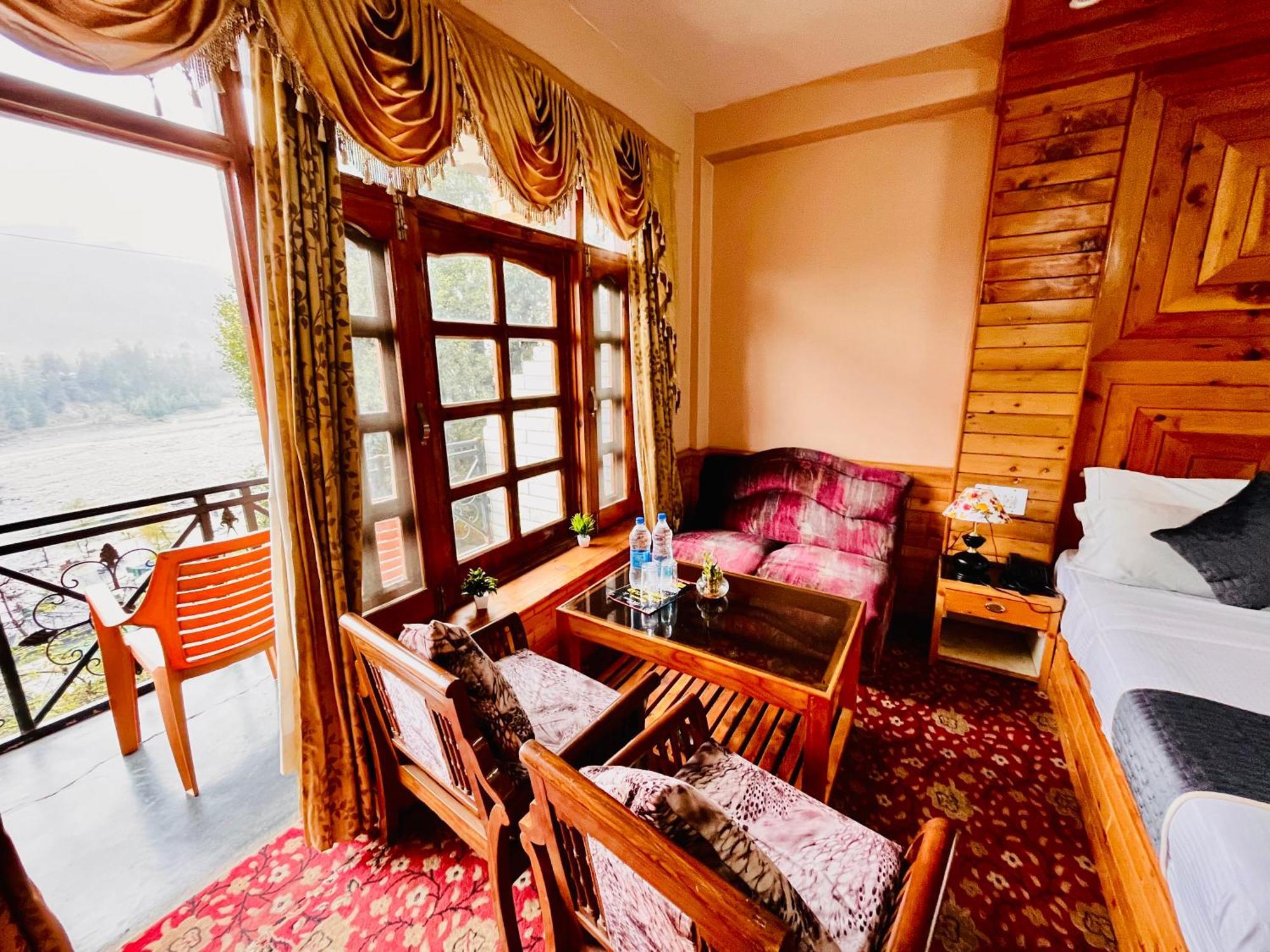 Snow Clad Riverview Hotel & Resort, Manali Esterno foto