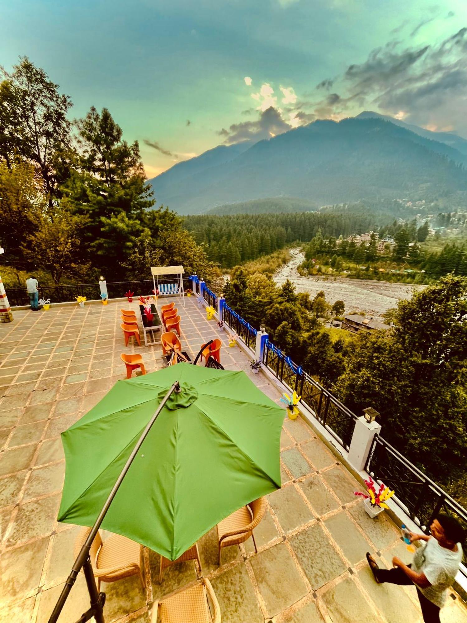 Snow Clad Riverview Hotel & Resort, Manali Esterno foto