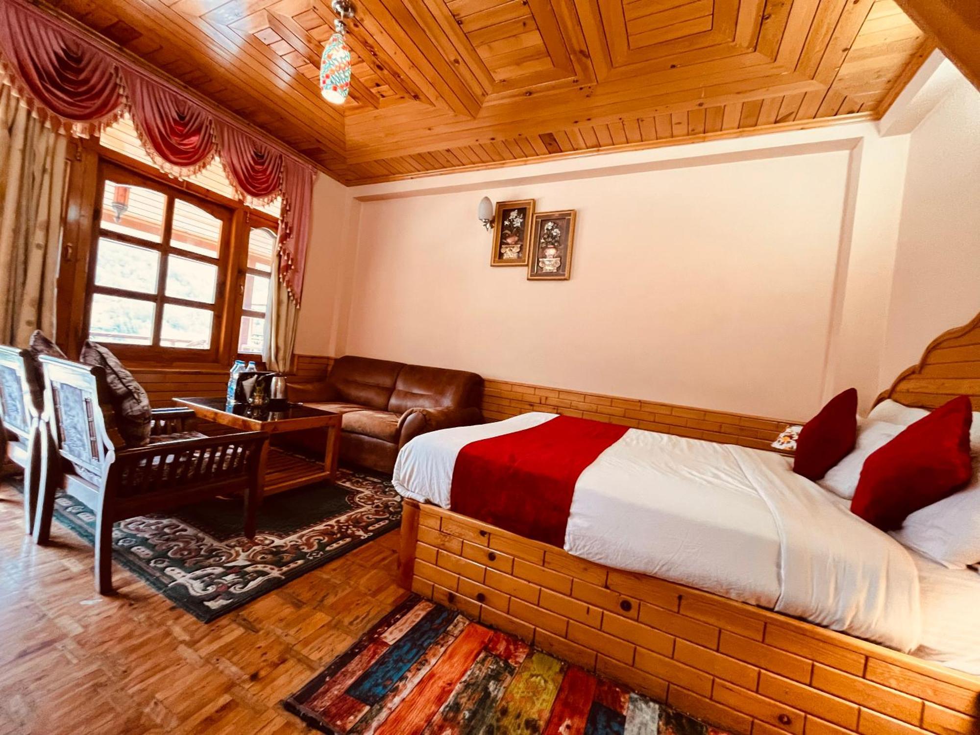 Snow Clad Riverview Hotel & Resort, Manali Esterno foto