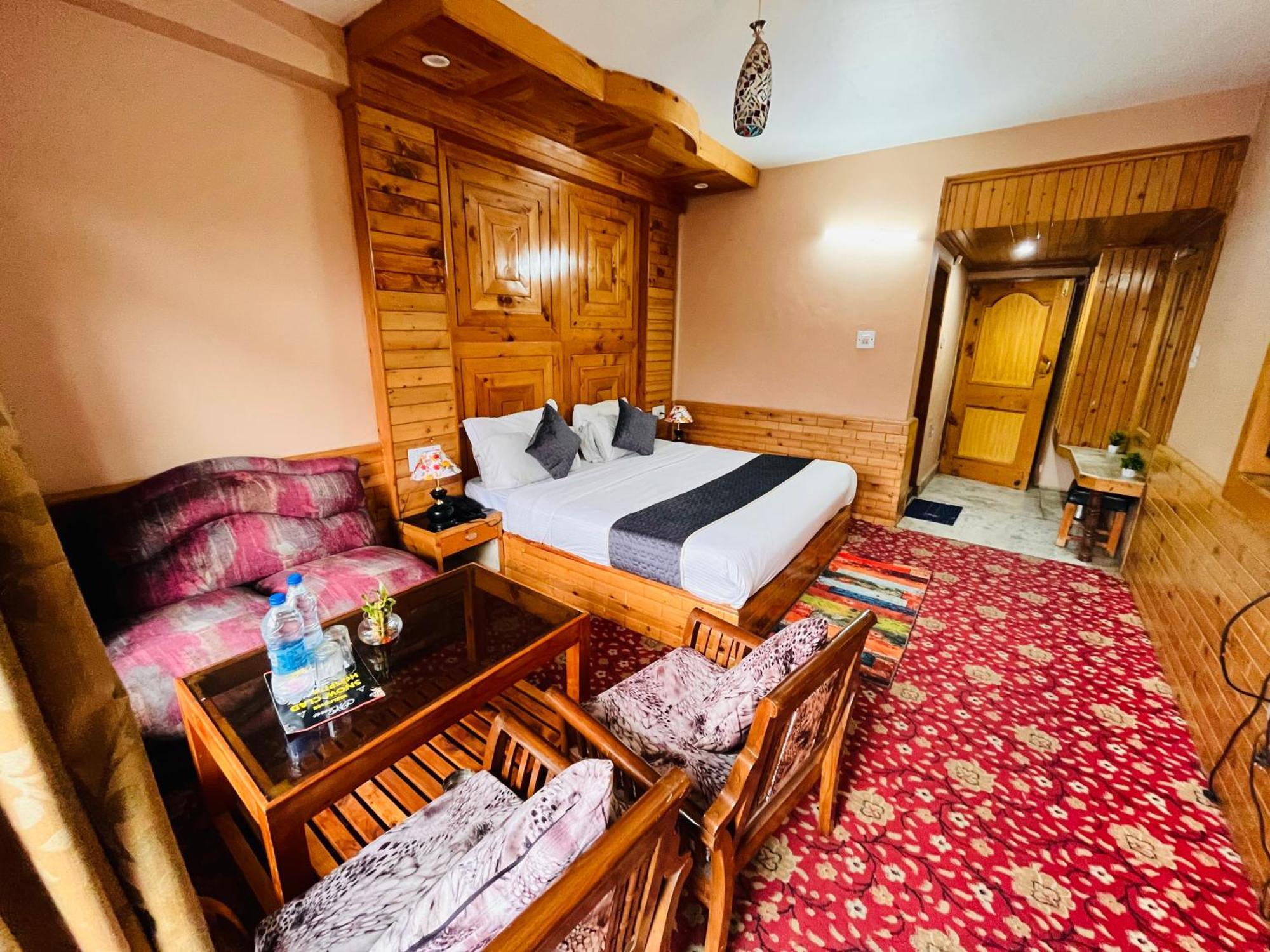 Snow Clad Riverview Hotel & Resort, Manali Esterno foto