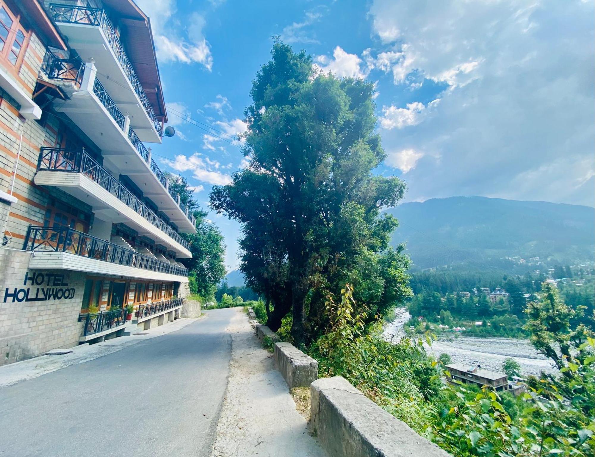 Snow Clad Riverview Hotel & Resort, Manali Esterno foto